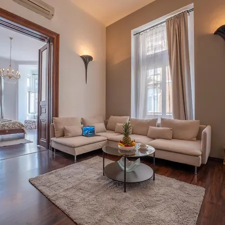 Dandelion Bpest Central Apartman Budapest